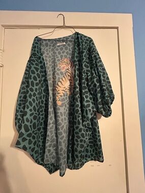 Anna & Ava Seafoam Leopard Print Kimono